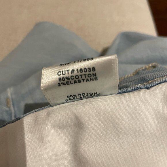 NWOT - J Brand Maude Mid-Rise Cigarette Jeans — Size 27, Light Wash - Picture 5 of 5